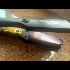 Barely used HAI hair straightener automatic sense control system